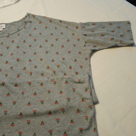 LuLaRoe Nwot women's Medium printed gray - Picture 2 of 6